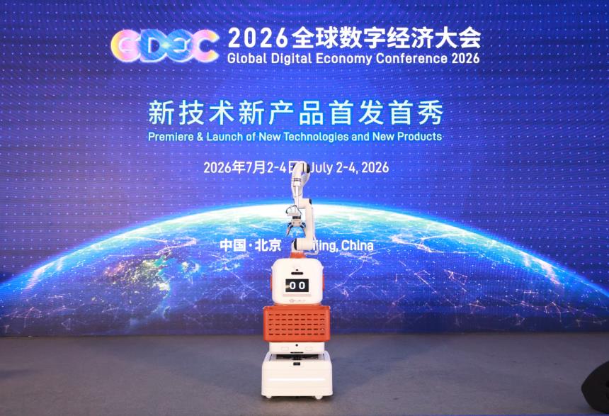 单臂vs双臂：为什么商用服务场景更需要“轻量化操作”而非“全能拟人”