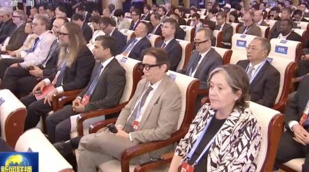 京企协同实现全球首次AI眼镜大规模组网应用，服务国际文化交流