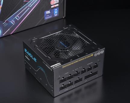 技嘉猎鹰白金电源技术解析：ATX 3.1、氮化镓与白金认证三重加持